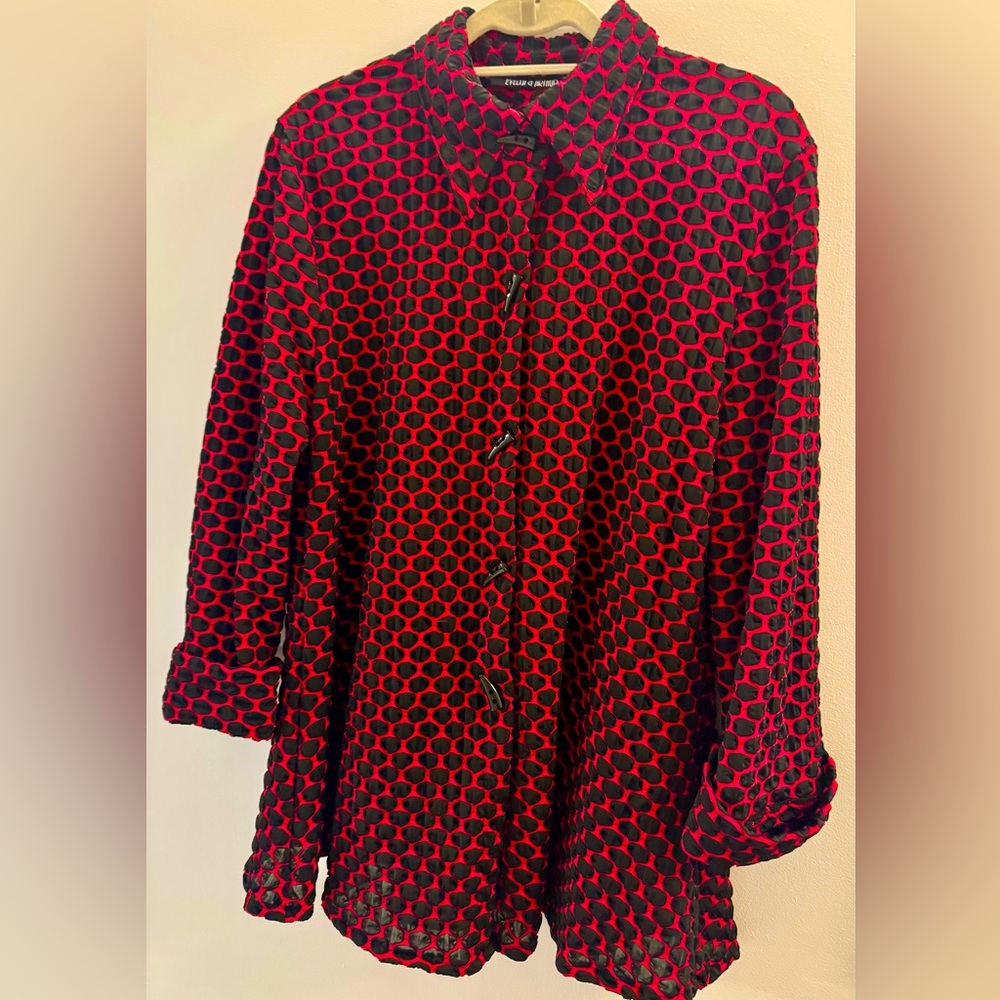 Evelyn and Arthur women’s tunic. Black & red size XL. 3/4 sleeves